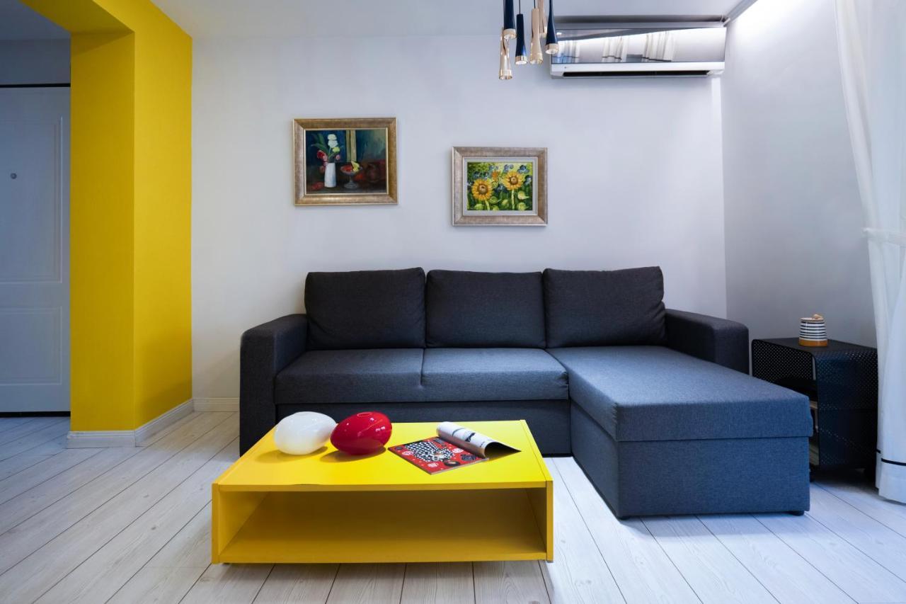 Enxhi'S Apartment Tirana Bagian luar foto